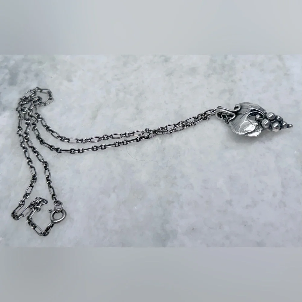 GEORG JENSEN Vintage Rare Collectors 1996 Heritage 925 SS Grape Necklace